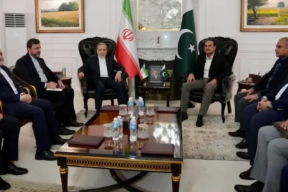 Iran's foreign minister meets Pakistan's head of armed forces