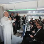 Pope calls for US and Iran to return to peace negotiations