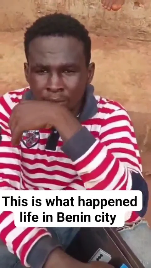 Benin Man Orders ₦1.2M Phone Online, Attempts To Run Away After Receiving It (Video)